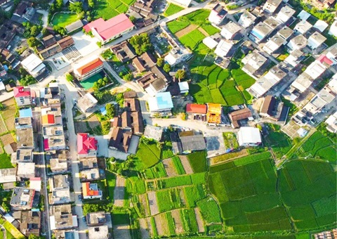 福建省开展“墟落著名行动” <br>自实验以来至上月尾，，，，，，，全省共命名、更名地名4900余个，，，，，，，收罗上图墟落地名信息近14万条